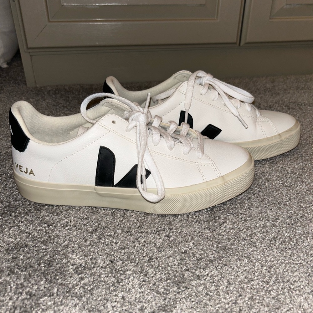 Veja Campo Leather Low Top Sneakers
